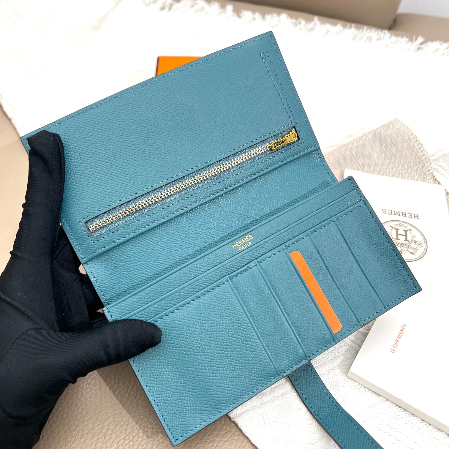 Hermes Women's Vertical Wallet in Togo Leather with Gold Hardware 7 a1672129940716 8464