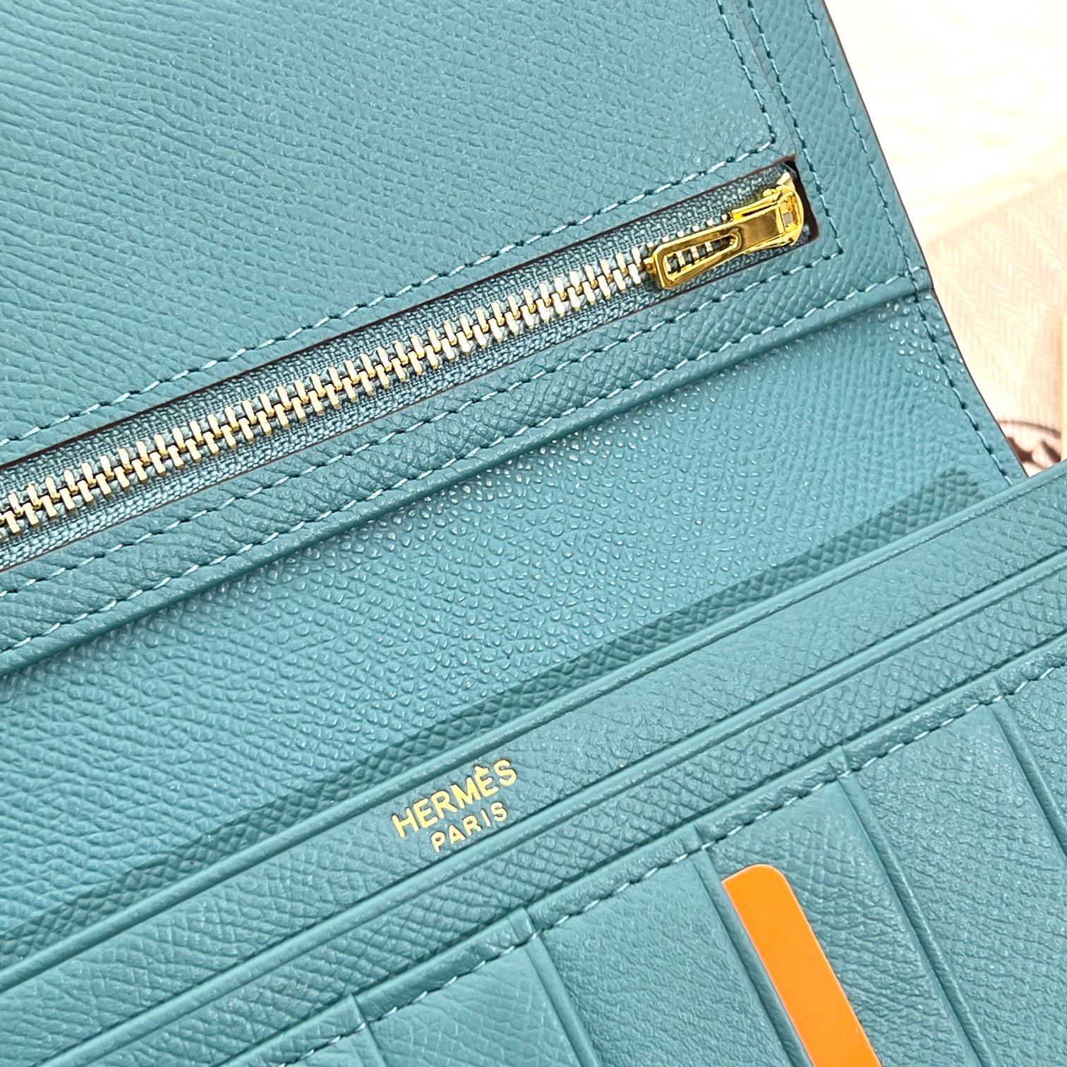 Hermes Women's Vertical Wallet in Togo Leather with Gold Hardware 8 a1672129940718 2170