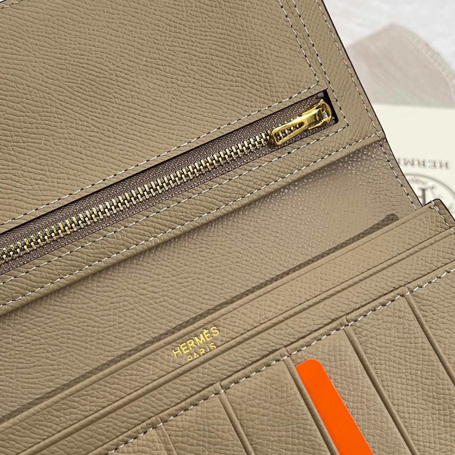 愛馬仕・新作純色レザー内ラウンドポケット財布