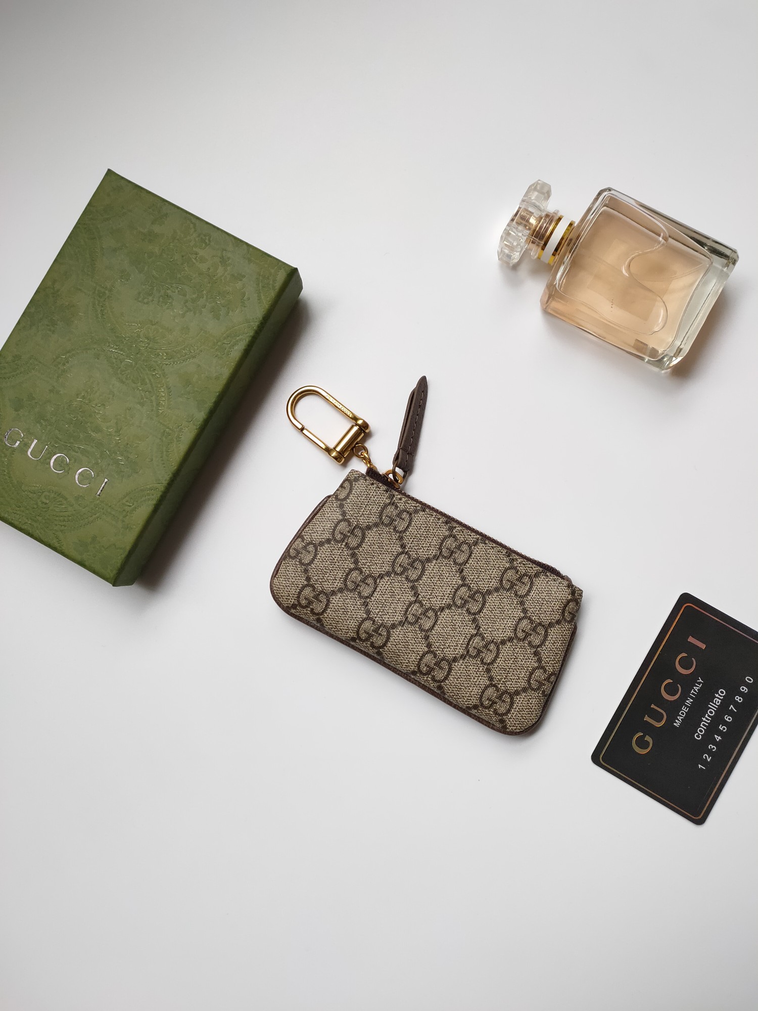 GUCCI小銭入れ・口紅ポーチ・高級牛革使用