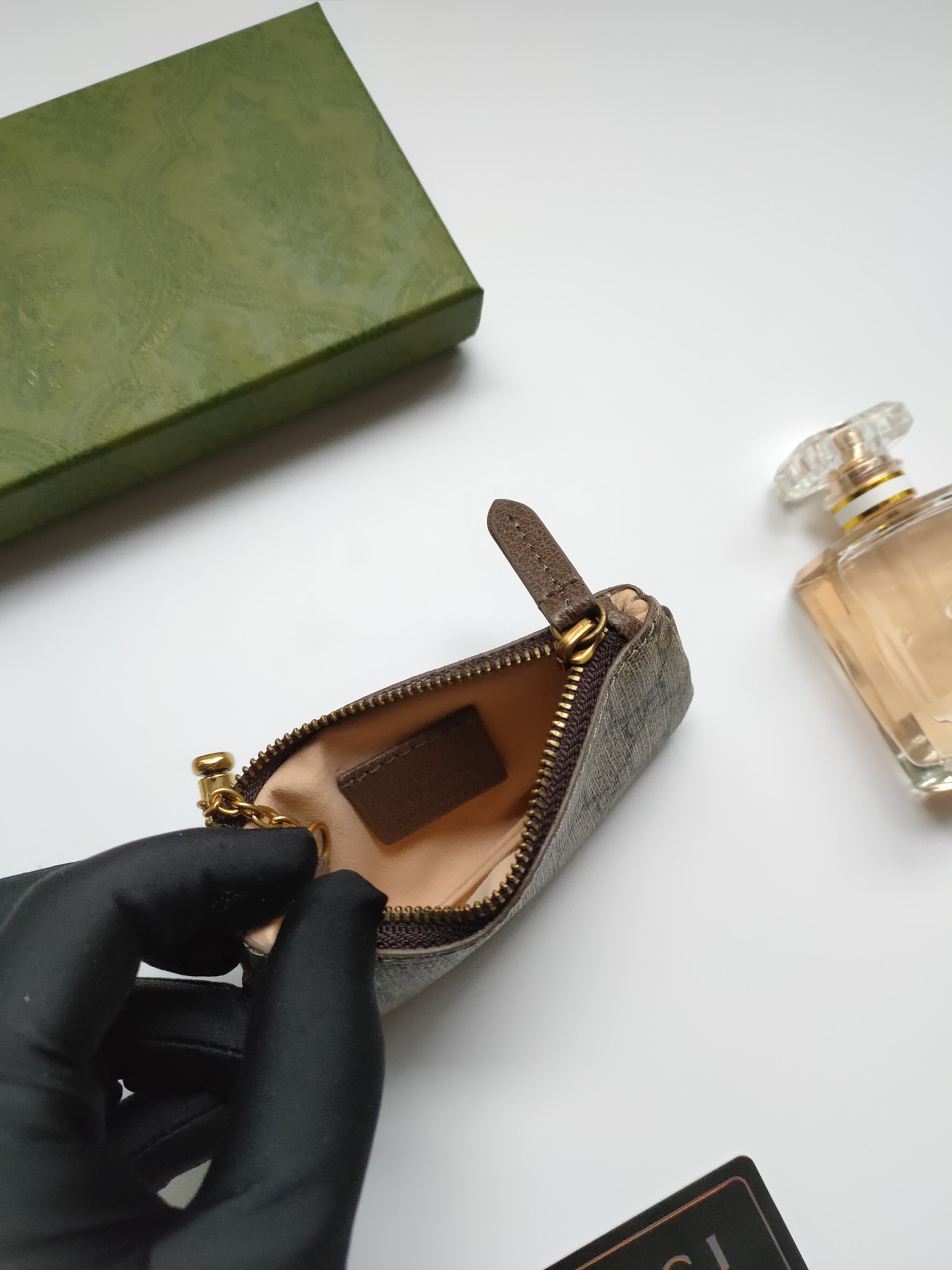 GUCCI小銭入れ・口紅ポーチ・高級牛革使用