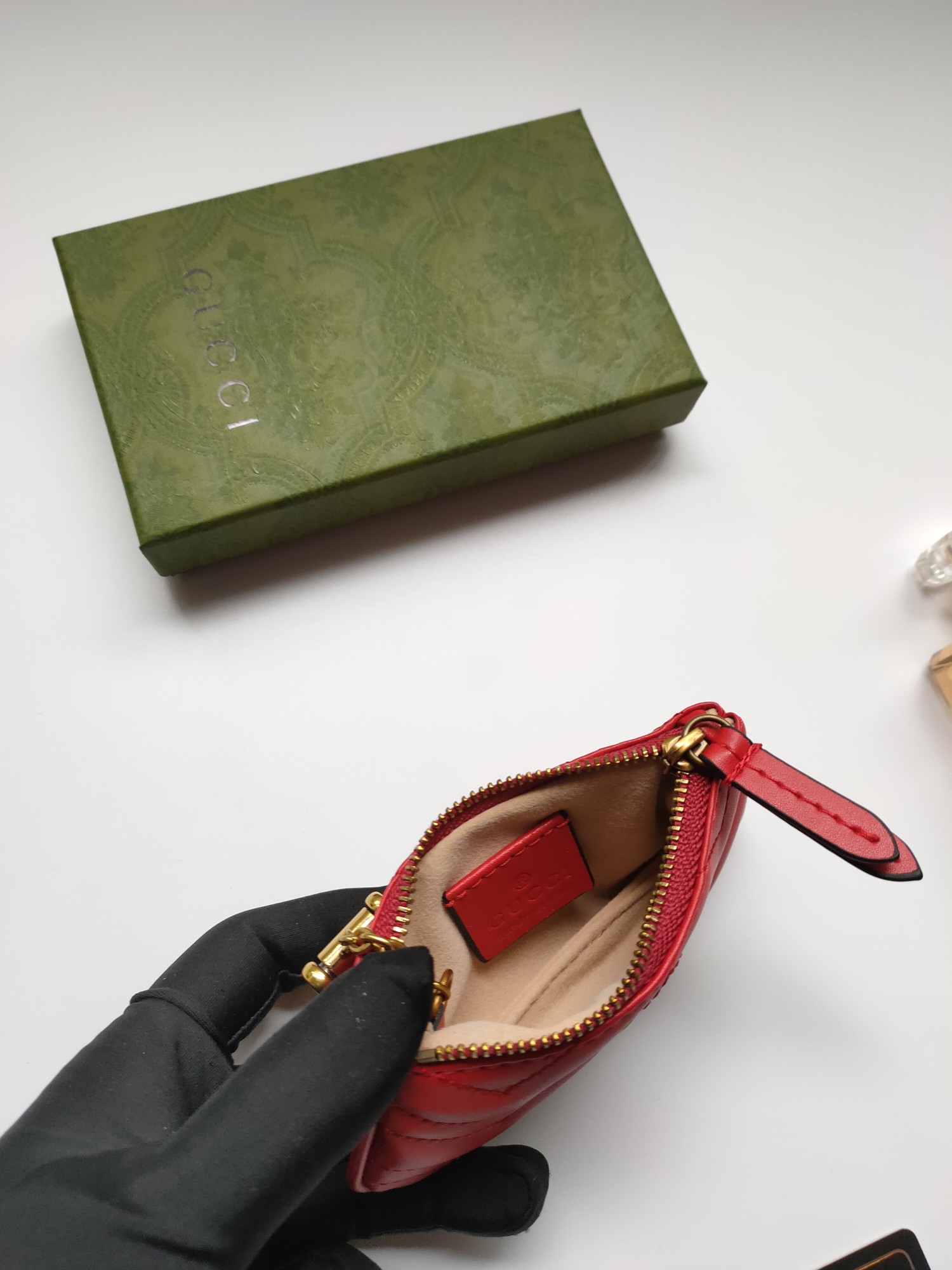 GUCCI小銭入れ リップポーチ 小牛皮製 波浪模様