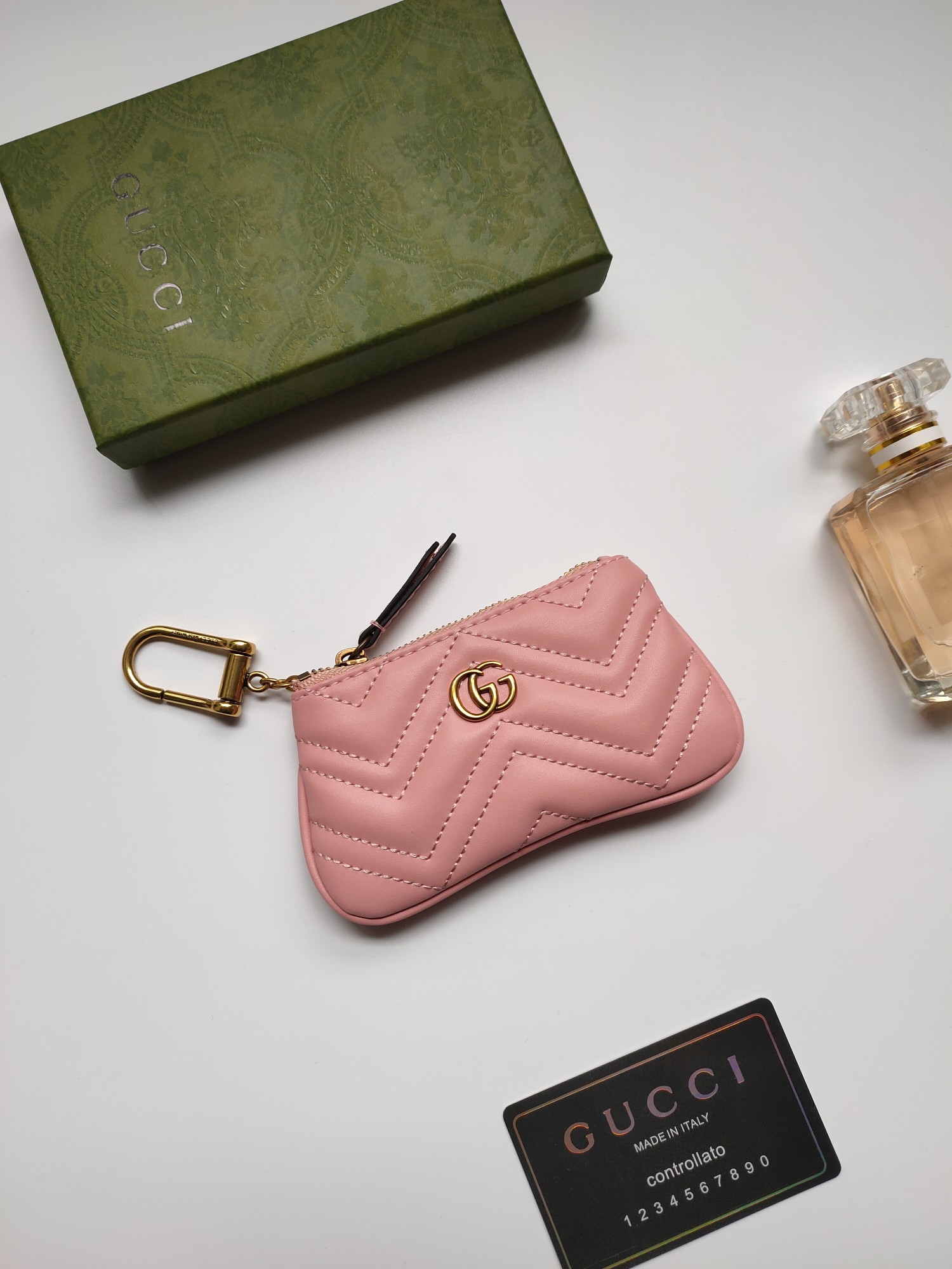 GUCCI小さなコインパース - しっかりした小牛皮と古銅のダブルG金具