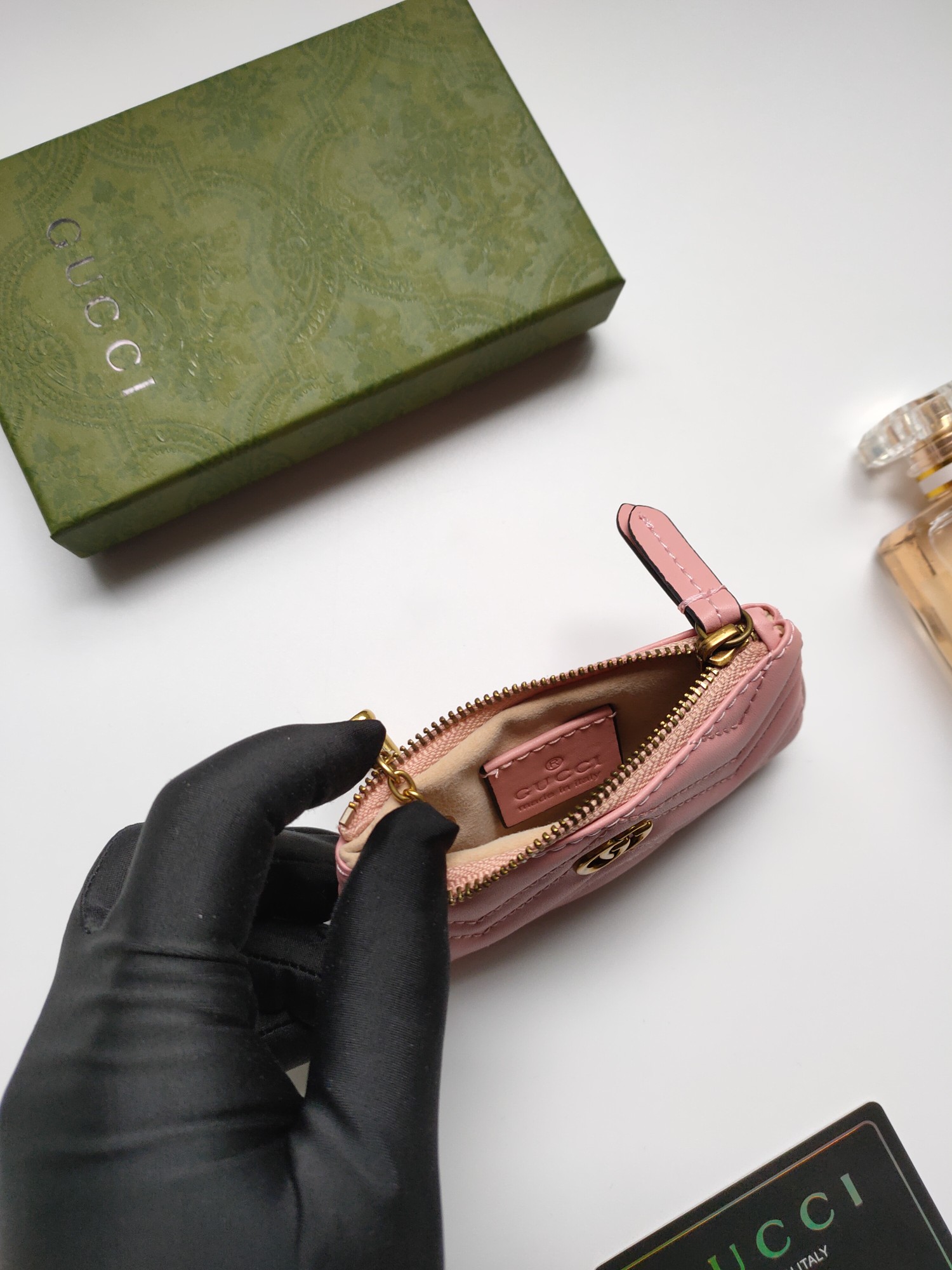 GUCCI小さなコインパース - しっかりした小牛皮と古銅のダブルG金具