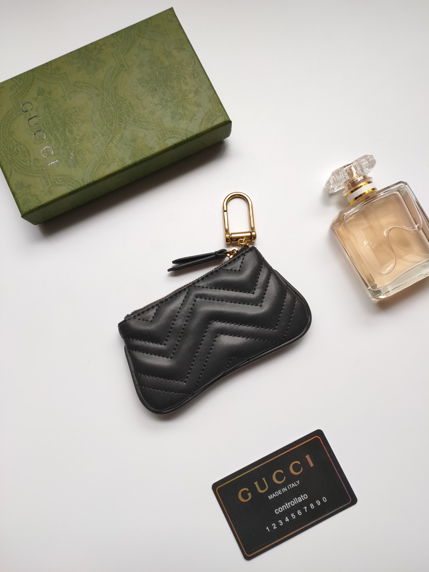 GUCCI小さな財布 - 高級小牛皮の波浪模様デザイン