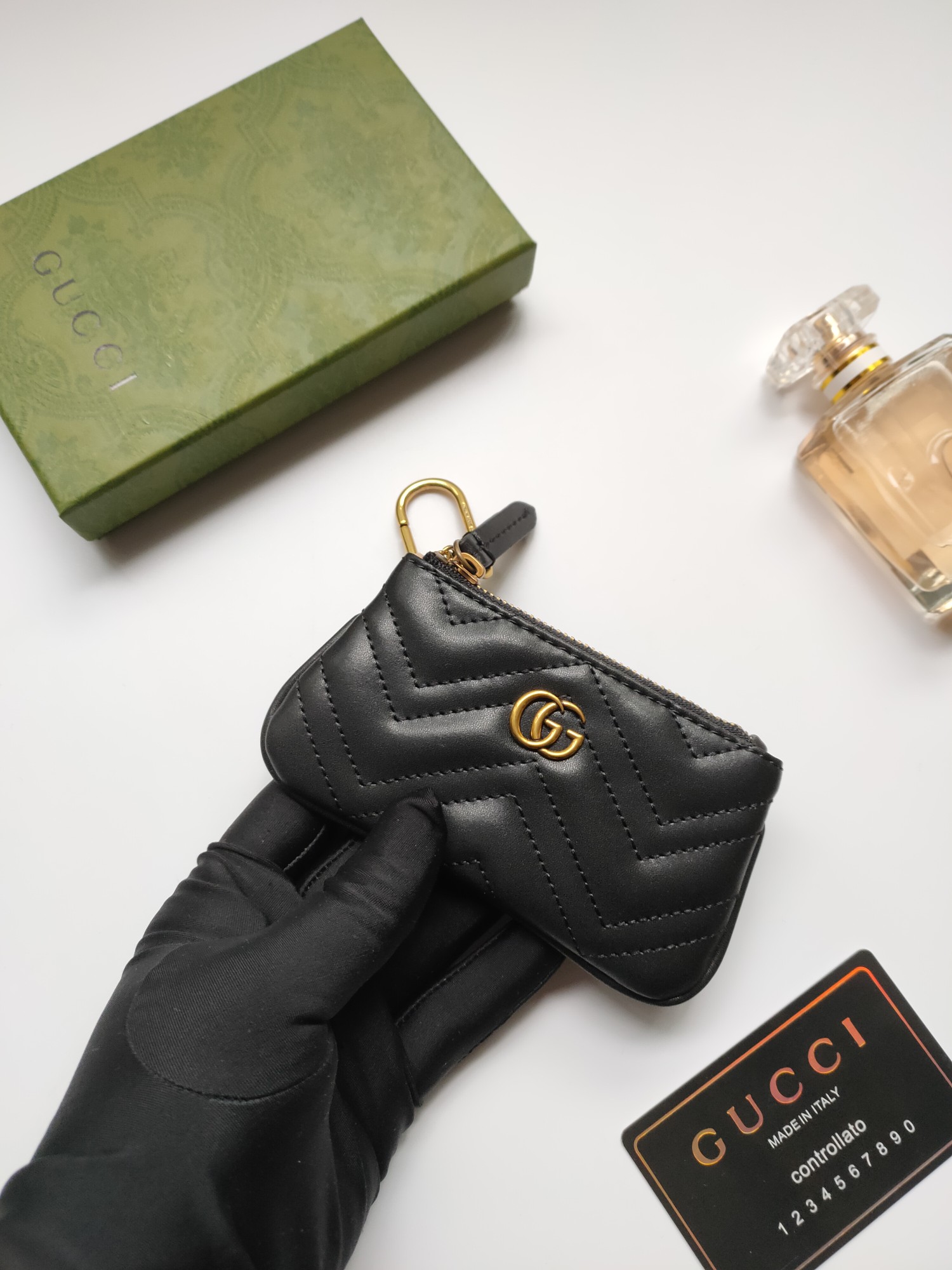 GUCCI小さな財布 - 高級小牛皮の波浪模様デザイン