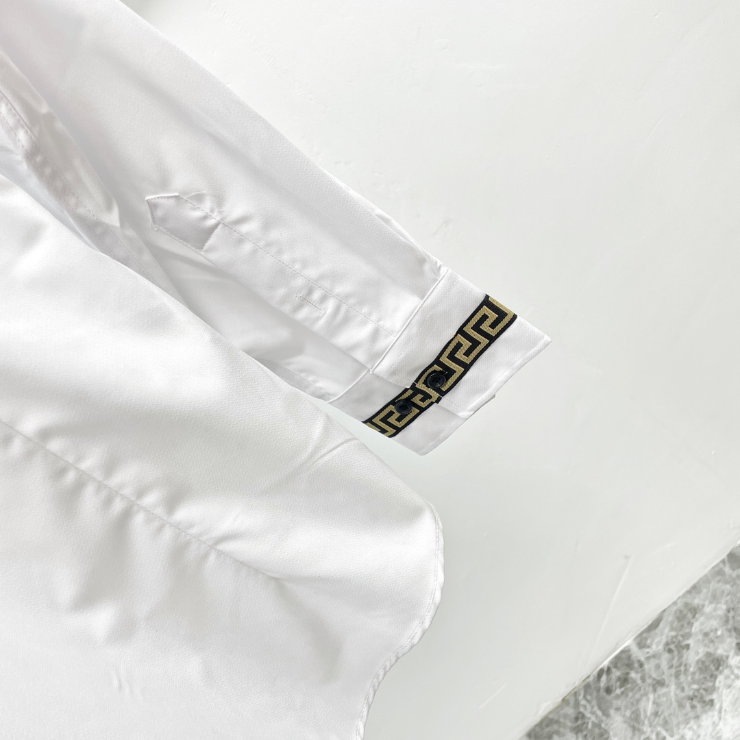 Classic Style: Versace Leisure Shirt for All Seasons - 图片 7