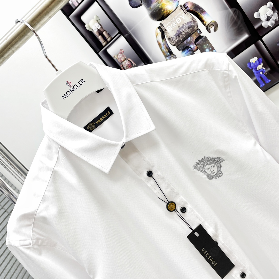 Classic Style: Versace Leisure Shirt for All Seasons - 图片 3
