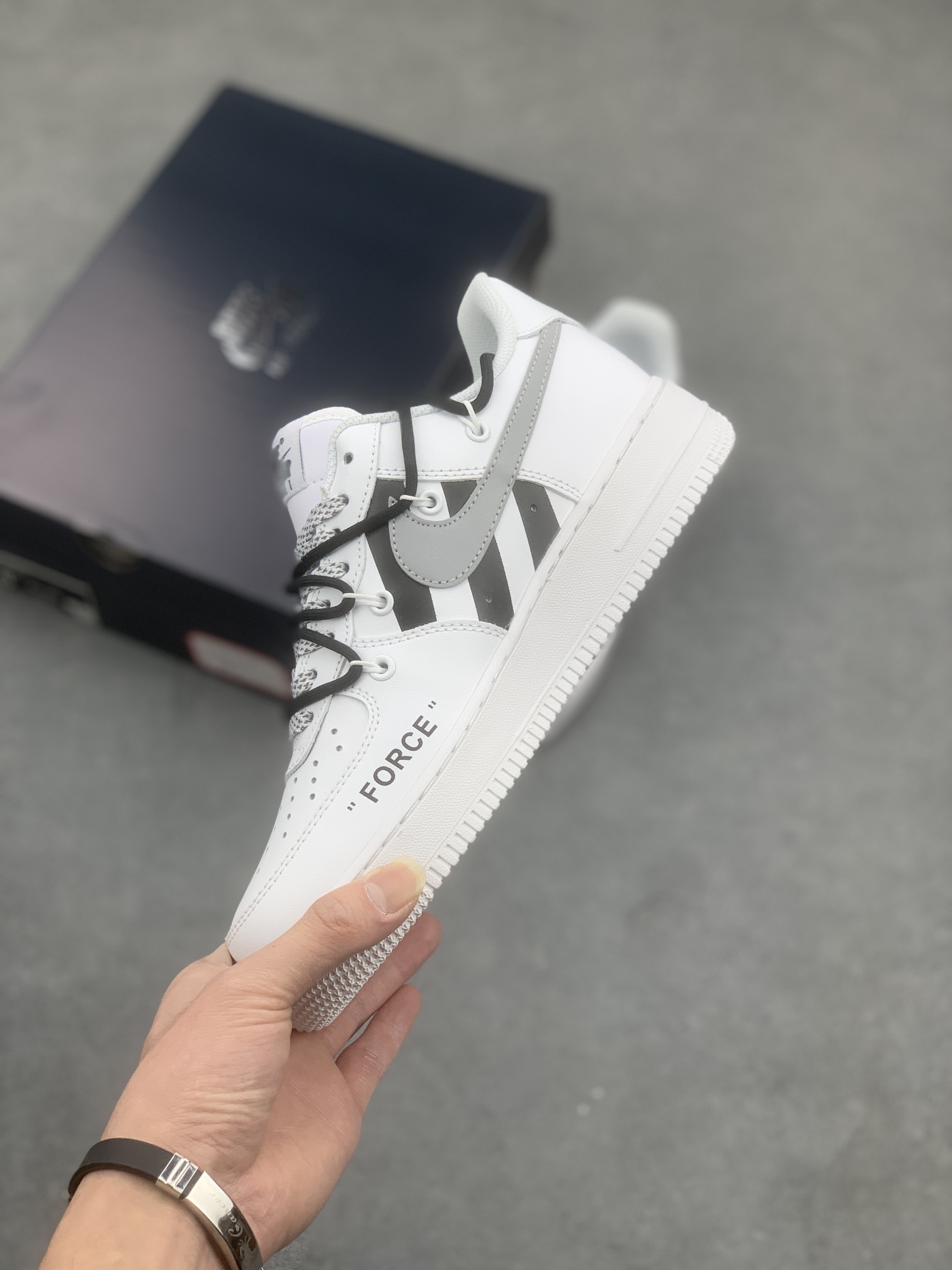 Nike Air Force 1 Low Off-White Casual Sneakers - Iconic Style & Comfort 4 i1672081014 6300 2