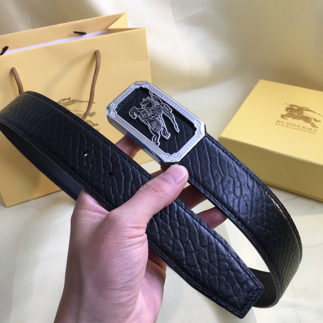 巴宝莉冲孔腰带️高档品质官网同步宽度