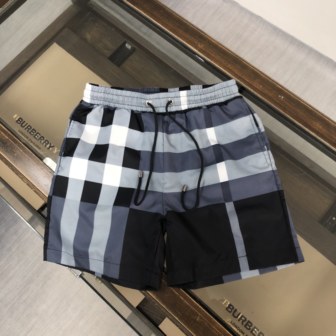 Burberry Short de Plage à Carreaux - Confort et Style pour l'Été