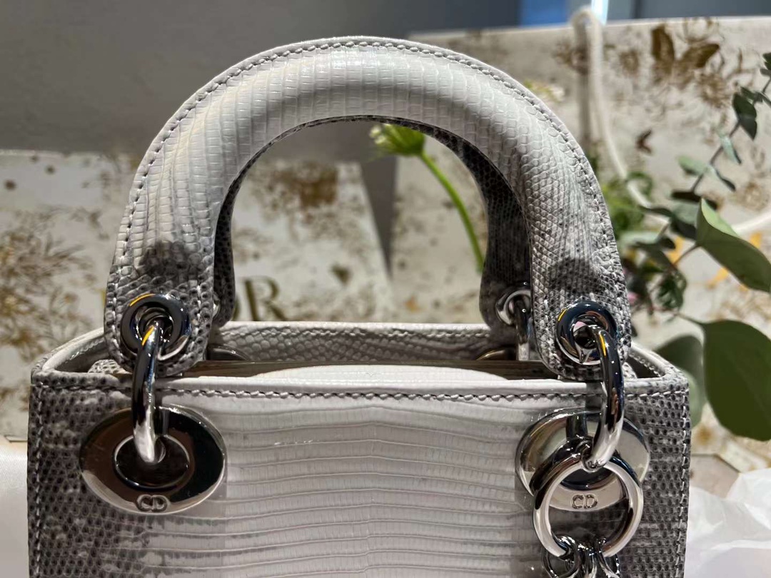 Dior Product _dsAqfr-MAaKhXEBHtOgyhM1ej3F8b5dY2Hg3zpg