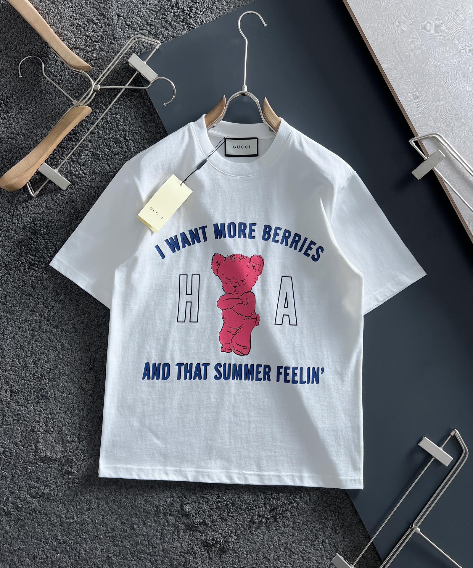 Camiseta de manga corta con estampado de la última colección de Gucci, de alta calidad, original de tienda, con el mejo…