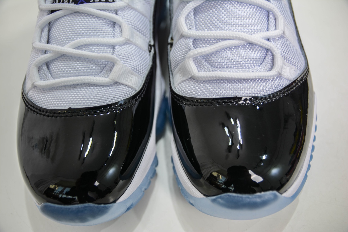 320 Air Jordan 11 Retro “Concord” 高帮 康扣黑白 AJ11 乔丹11代 378038-100