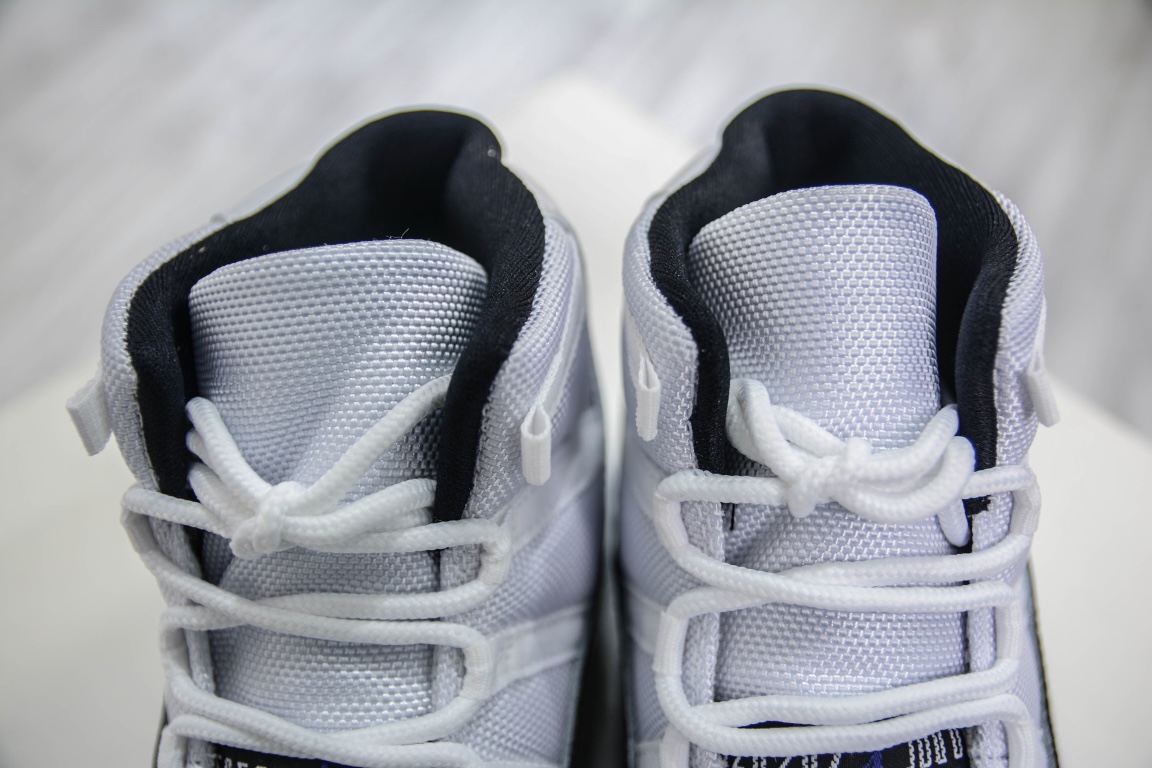 320 Air Jordan 11 Retro “Concord” 高帮 康扣黑白 AJ11 乔丹11代 378038-100
