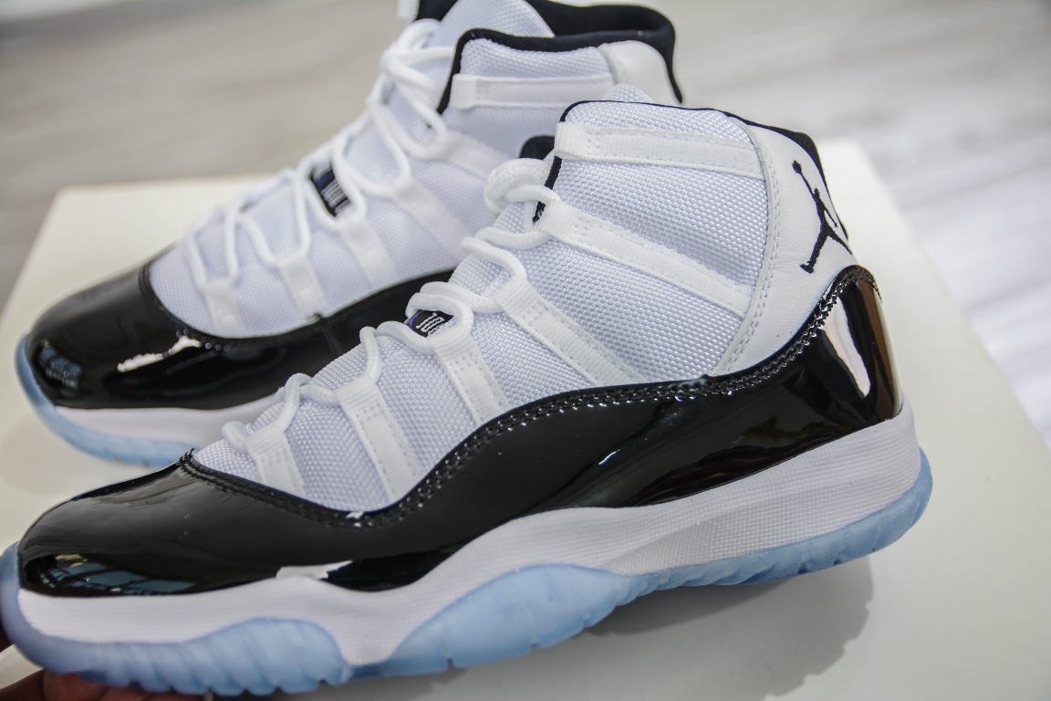320 Air Jordan 11 Retro “Concord” 高帮 康扣黑白 AJ11 乔丹11代 378038-100