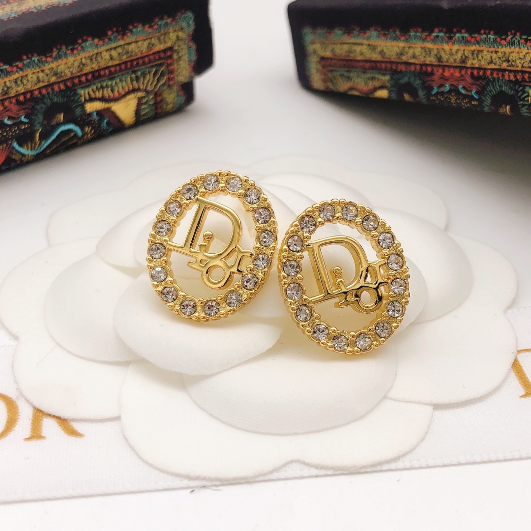 Dior Dior 迪奥字母镶钻耳钉 新款上市