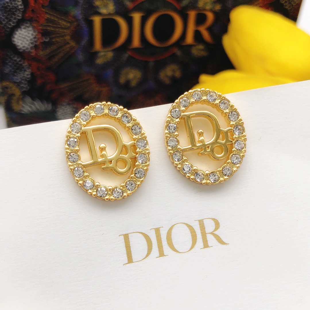 Dior Dior 迪奥字母镶钻耳钉 新款上市