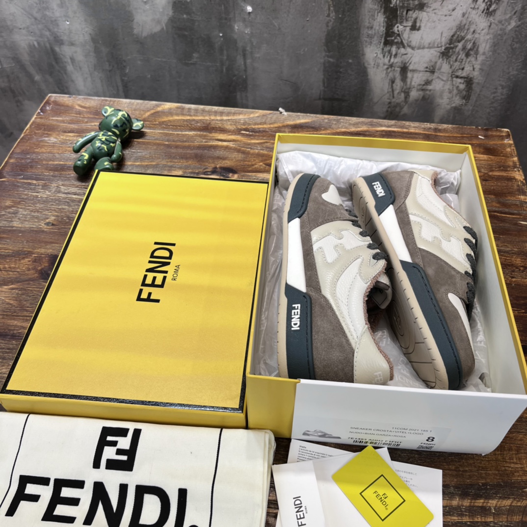 Fendi 区别通货 Fendi芬迪2023新款板鞋休闲运动鞋