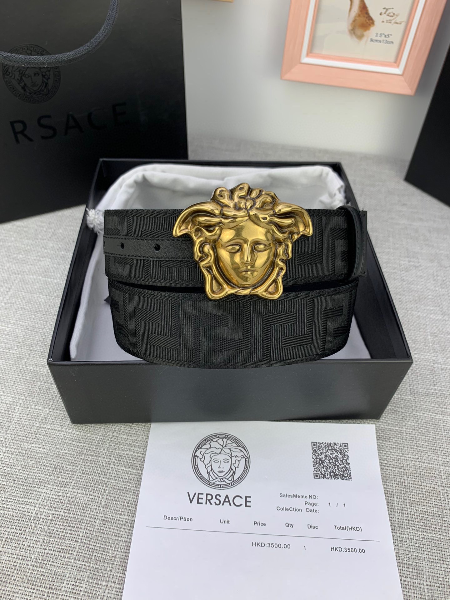 宽度:4.0cm (范思哲) 此款帆布回纹皮底 腰带-Chinese UA Cheap High Quatity Brand Clothes Bags handbags Sneakers wholesale wholesaler seller from China Factory suppliers Fashion Clothing Shoes best Quality Beautiful Price 宽度:4.0cm (范思哲) 此款帆布回纹皮底 腰带