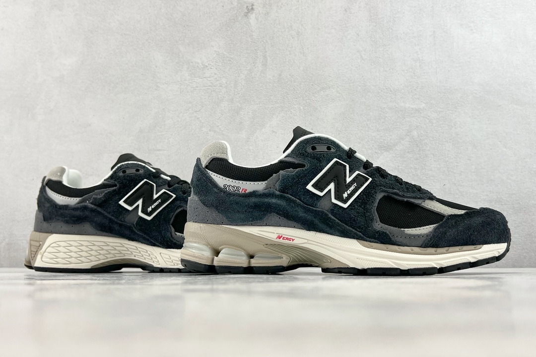 A版NewBalance2002R“