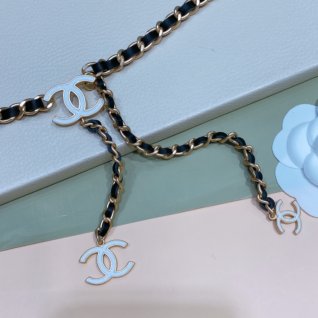 Chane1✨💫 编织腰链. cc 经典logo扣 奢华 典雅腰链. 均码
