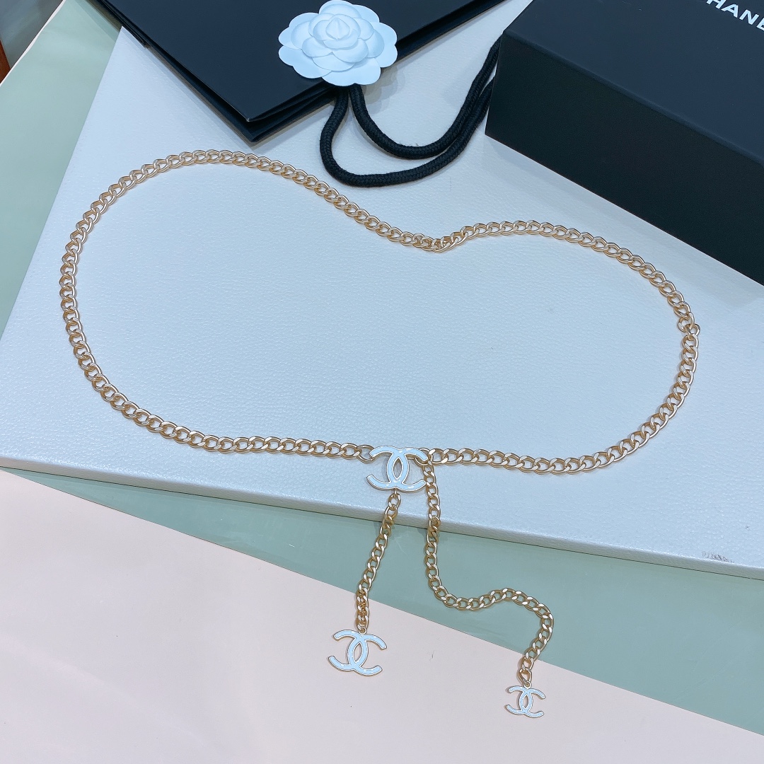 Chane1✨💫 编织腰链. cc 经典logo扣 奢华 典雅腰链. 均码