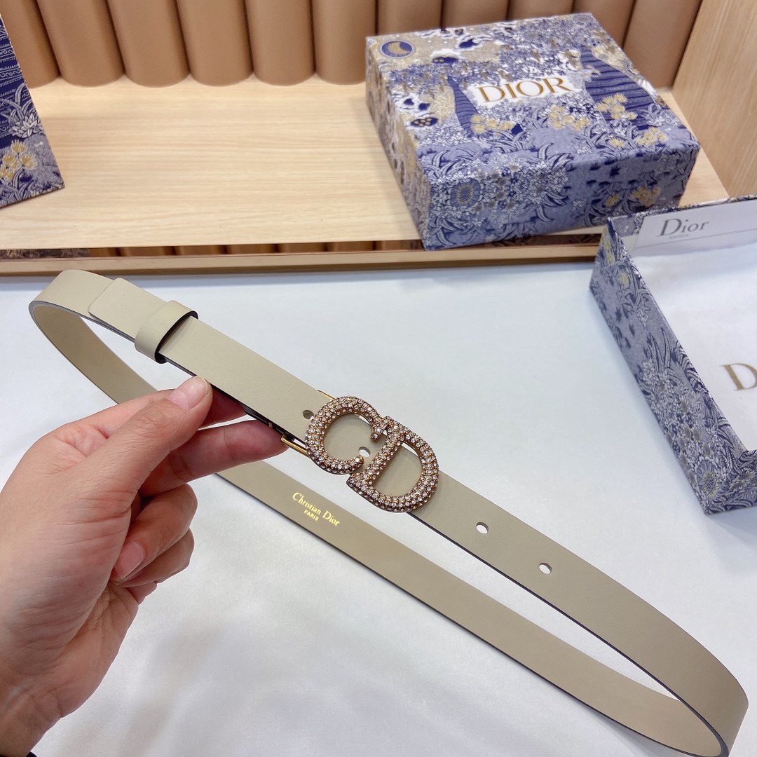 迪奥新品20毫米黑色光滑牛皮革和白色