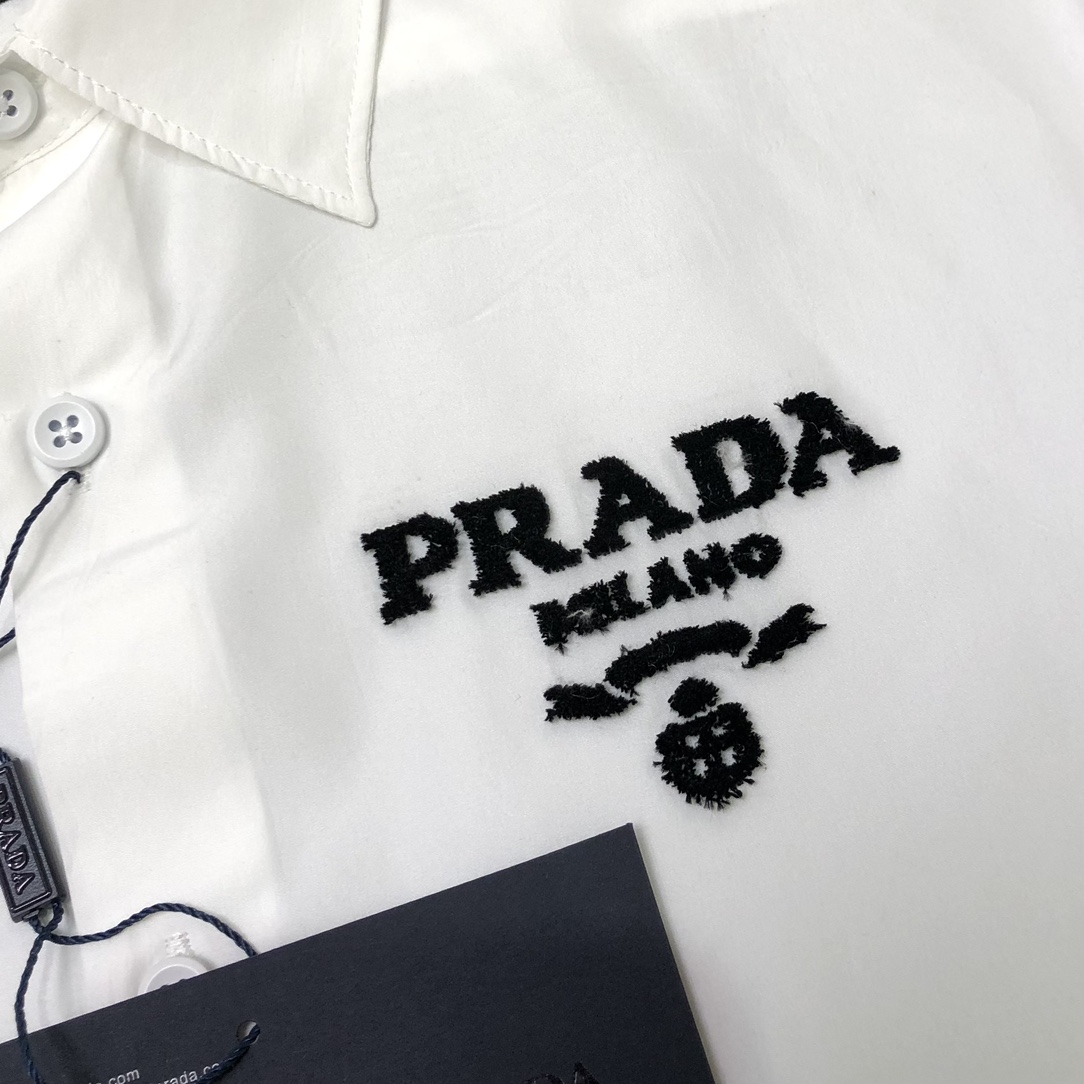 PRADA 2023早春新款 植绒字母长袖衬衫