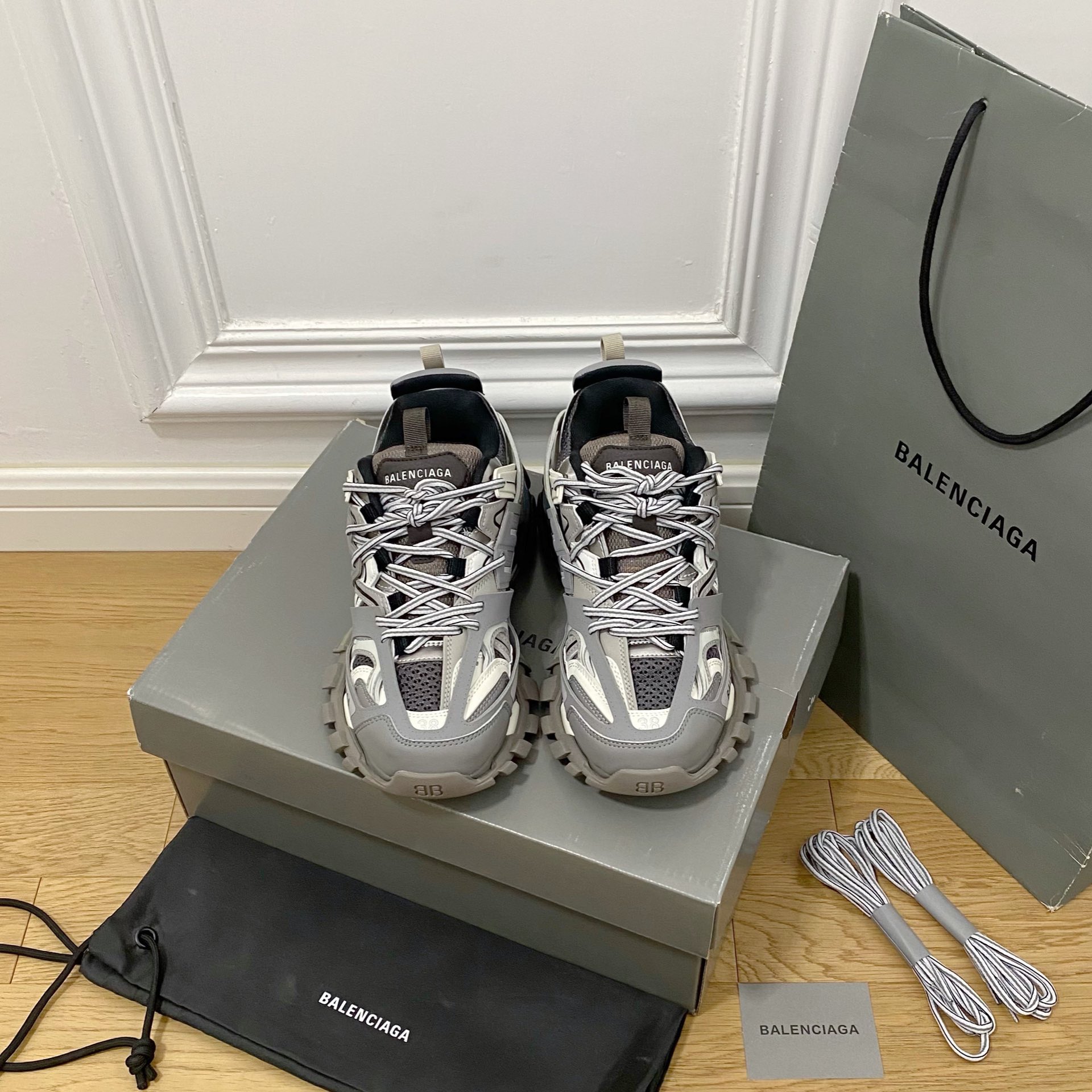 Balenciaga blanco y gris · Balenciaga 2022ss nuevo nuevo color Track 3.0 zapatos para papá de tercera generación, zapat…
