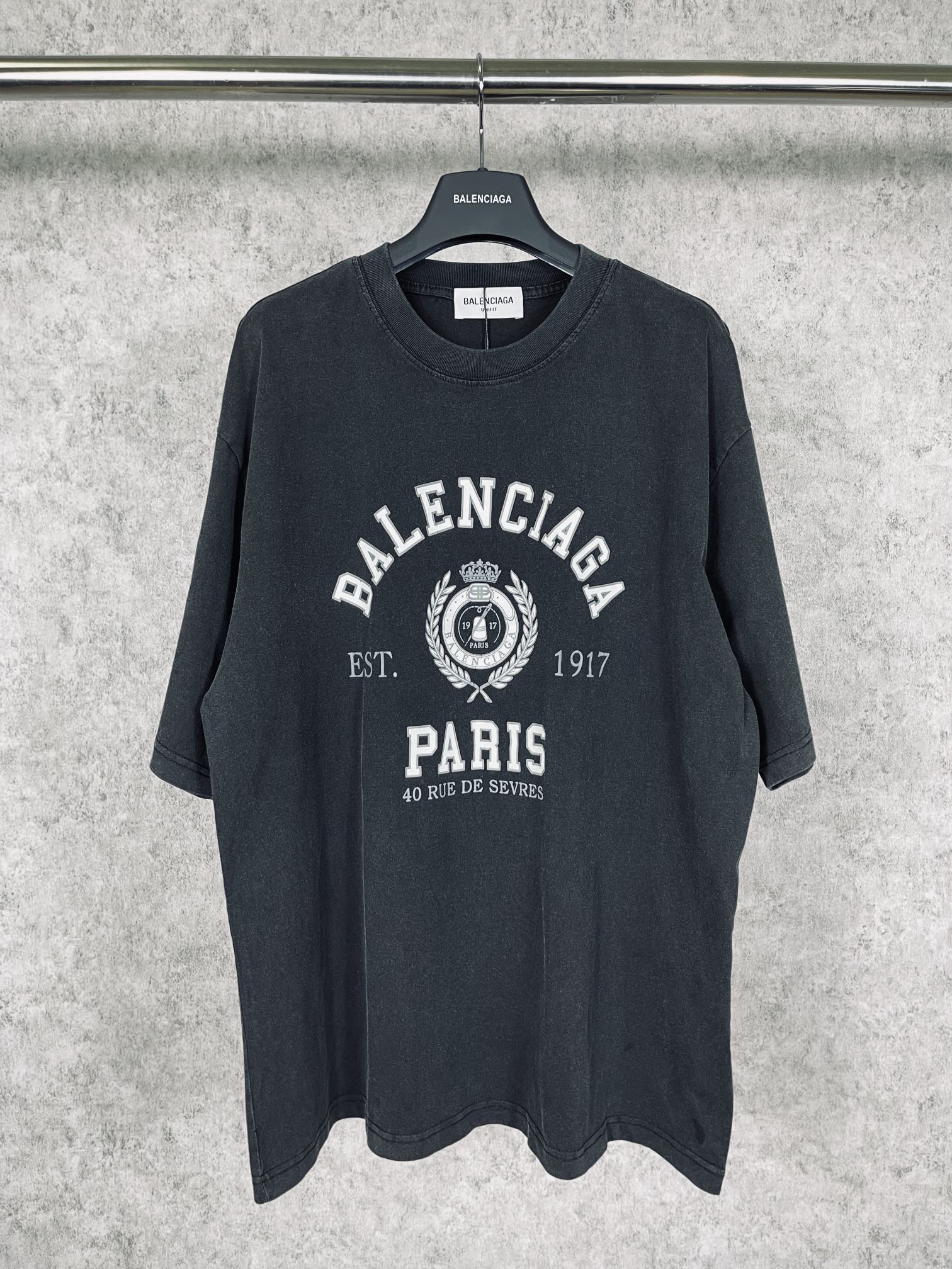 P82 Foto real [Versión superior. Calidad de sitio web oficial] BALENCI*GA/París. Camiseta de manga corta con estampado …