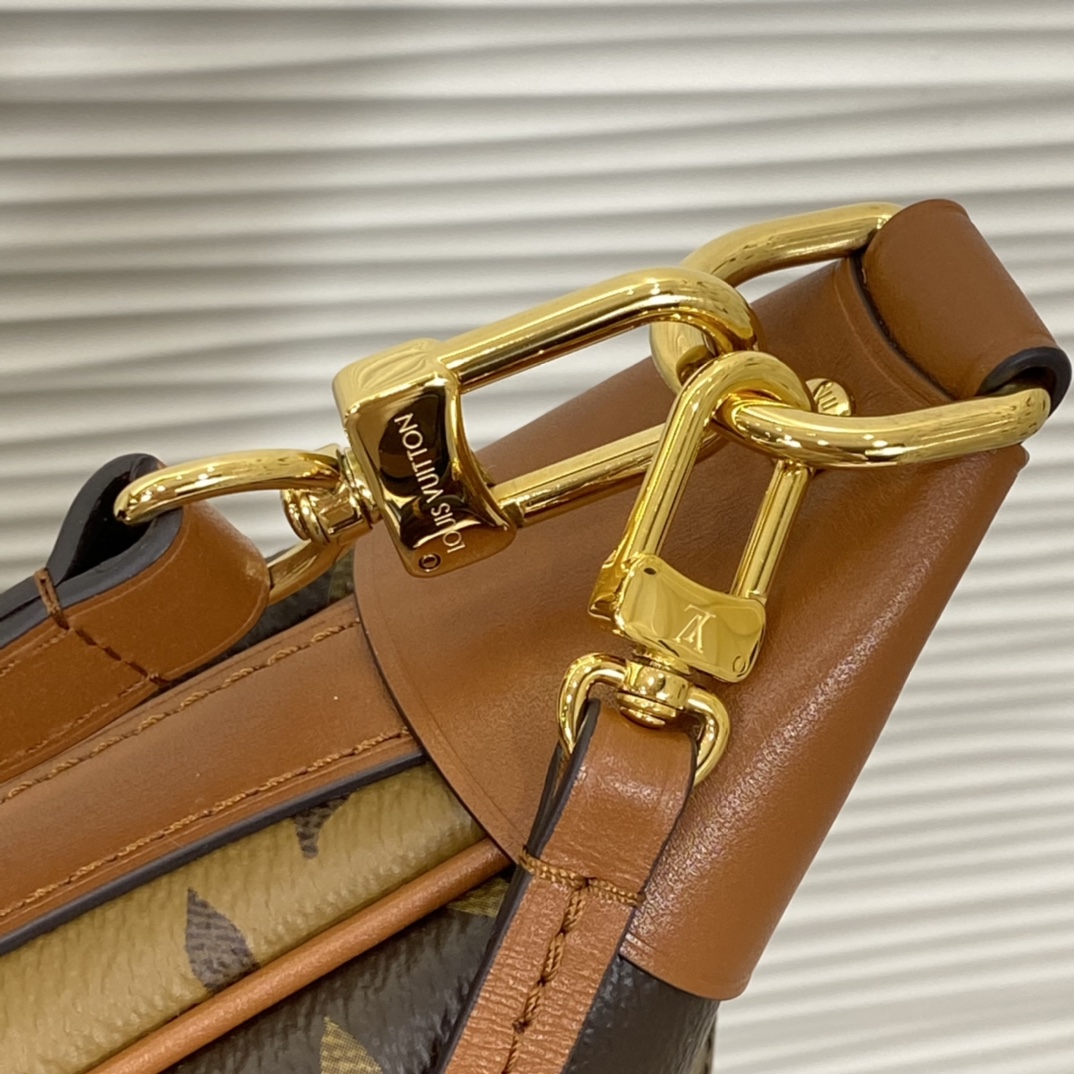 Louis Vuitton M46311 Monogram shoulder everyday