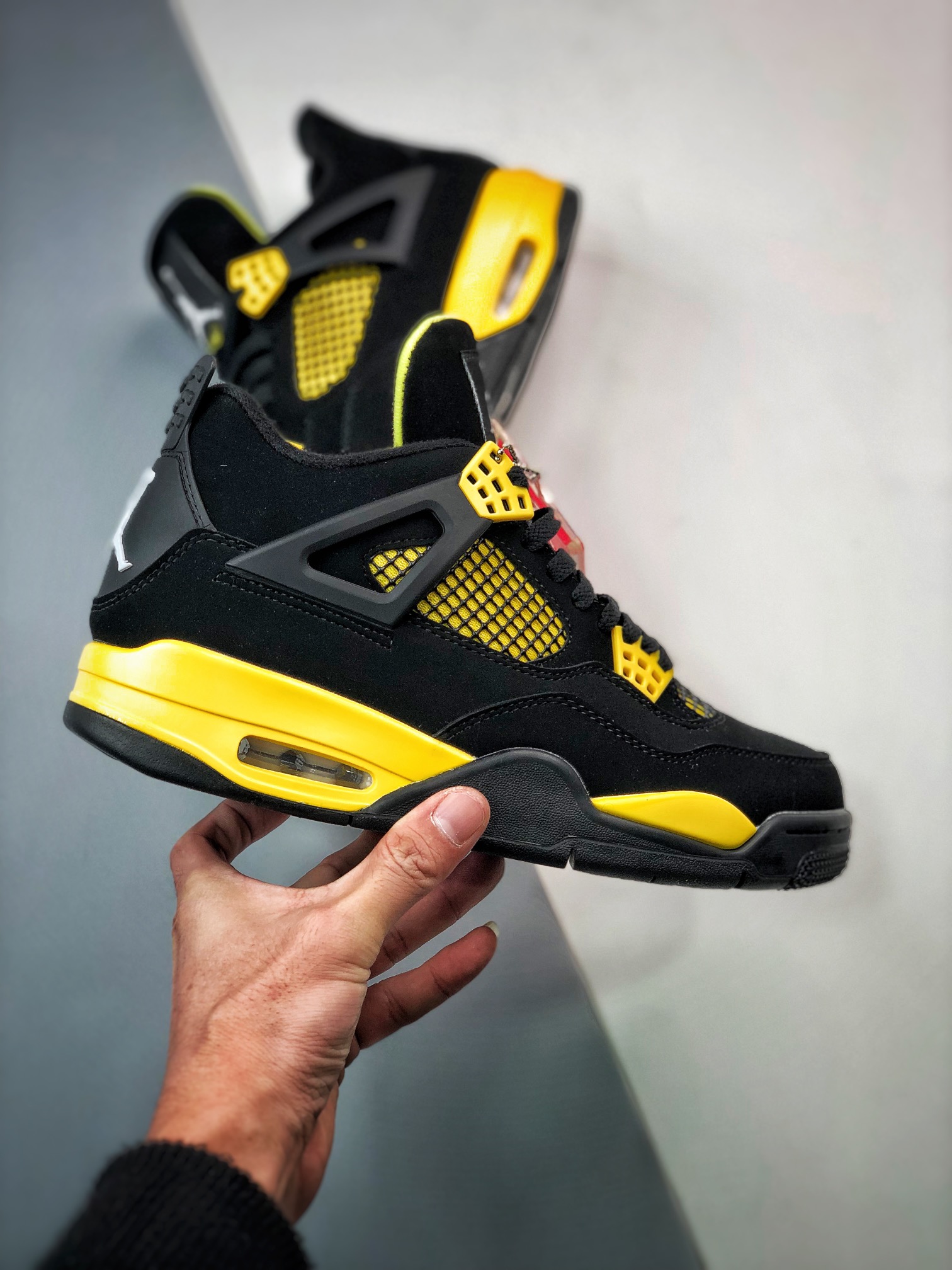 240  Air Jordan 4 Retro“Thunder” 黑黄雷神配色 DH6927-017