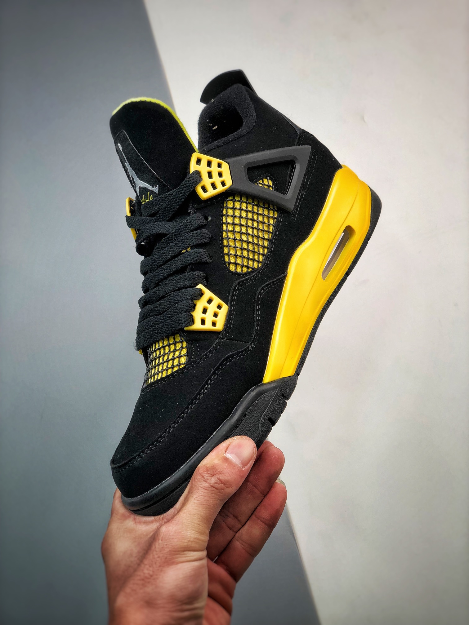 240  Air Jordan 4 Retro“Thunder” 黑黄雷神配色 DH6927-017