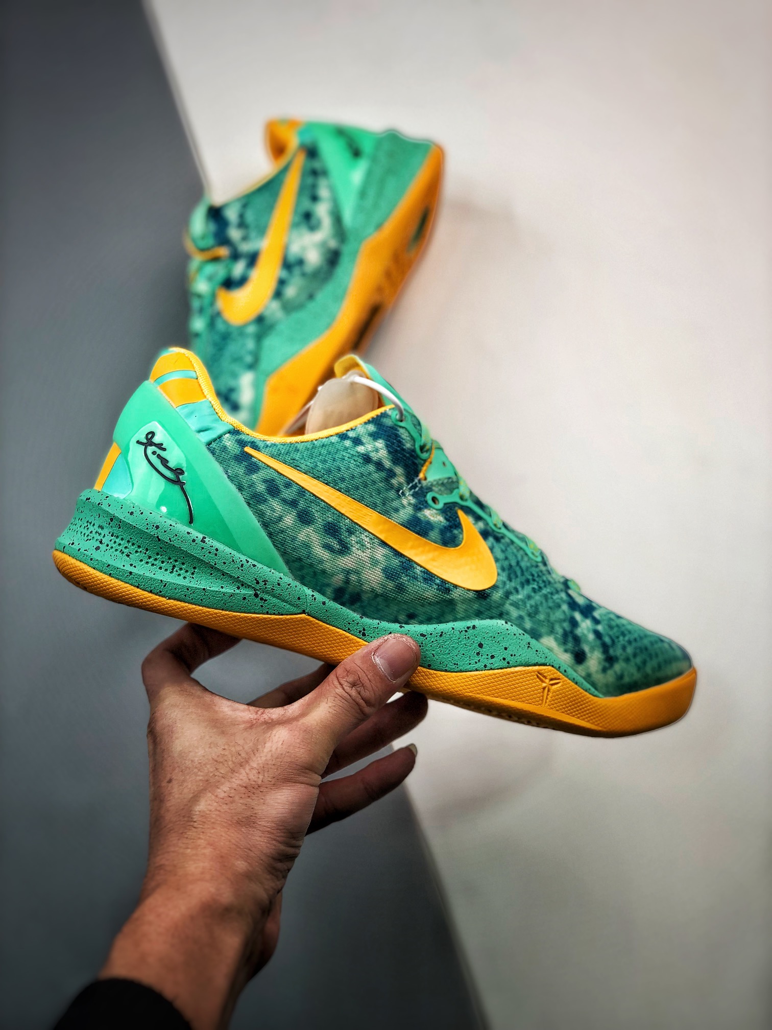 350 Nike Kobe 8 ”Green Glow” 灭世纯原第六弹555035-304