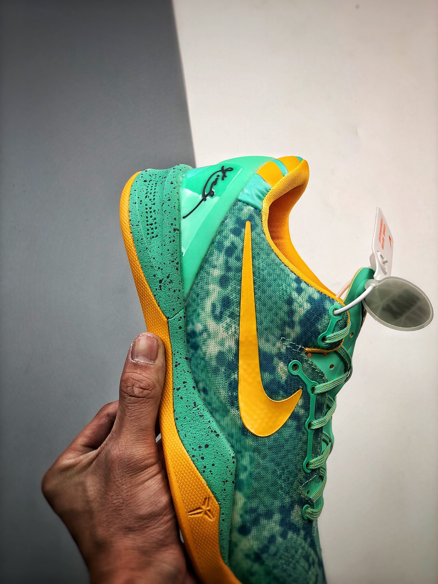 350 Nike Kobe 8 ”Green Glow” 灭世纯原第六弹555035-304