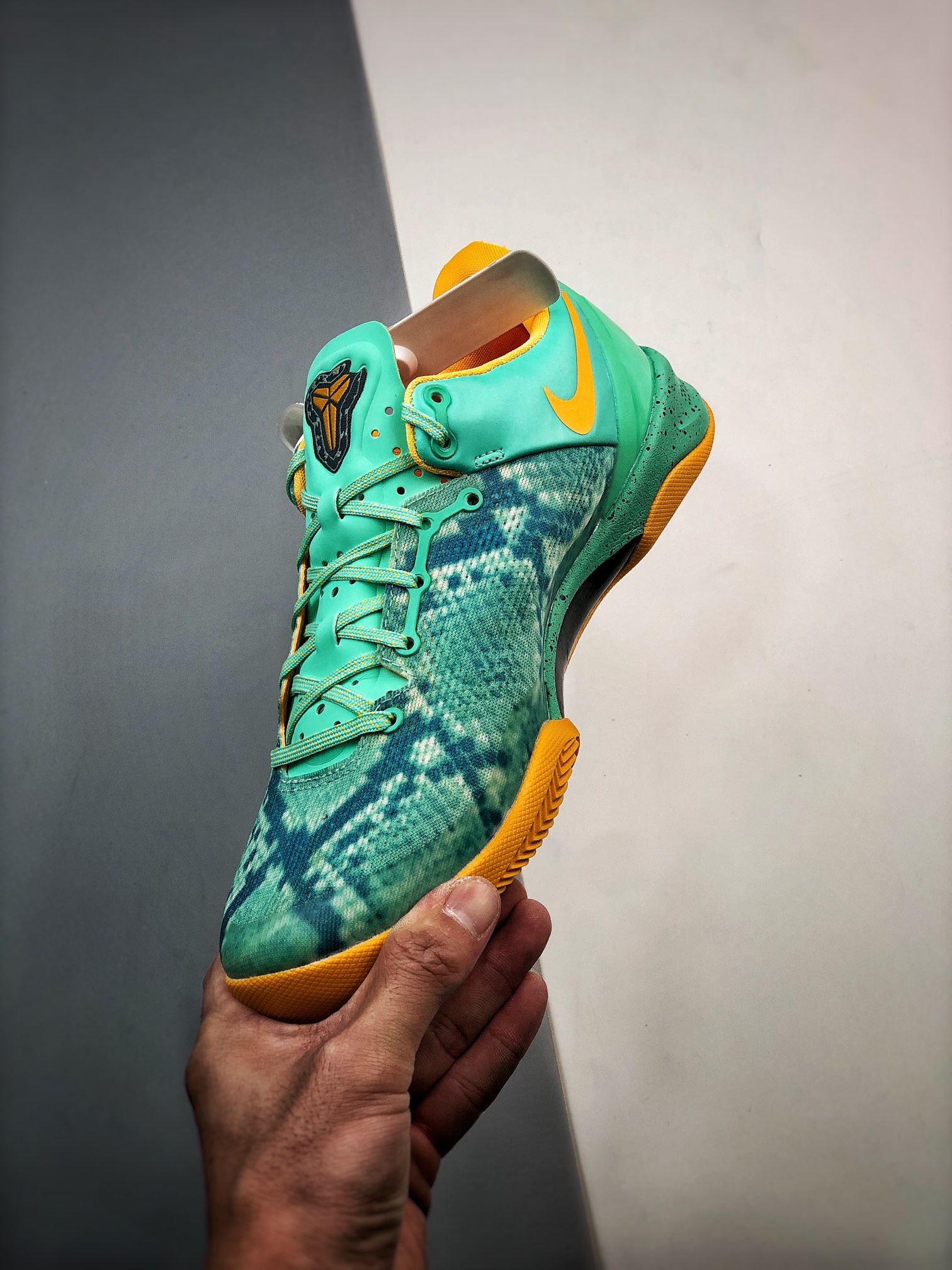 350 Nike Kobe 8 ”Green Glow” 灭世纯原第六弹555035-304
