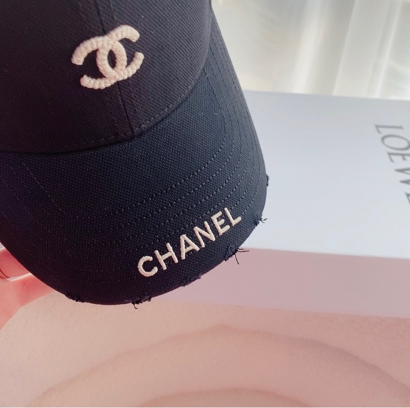 Chanel香奈儿秋款男女通用鸭舌帽