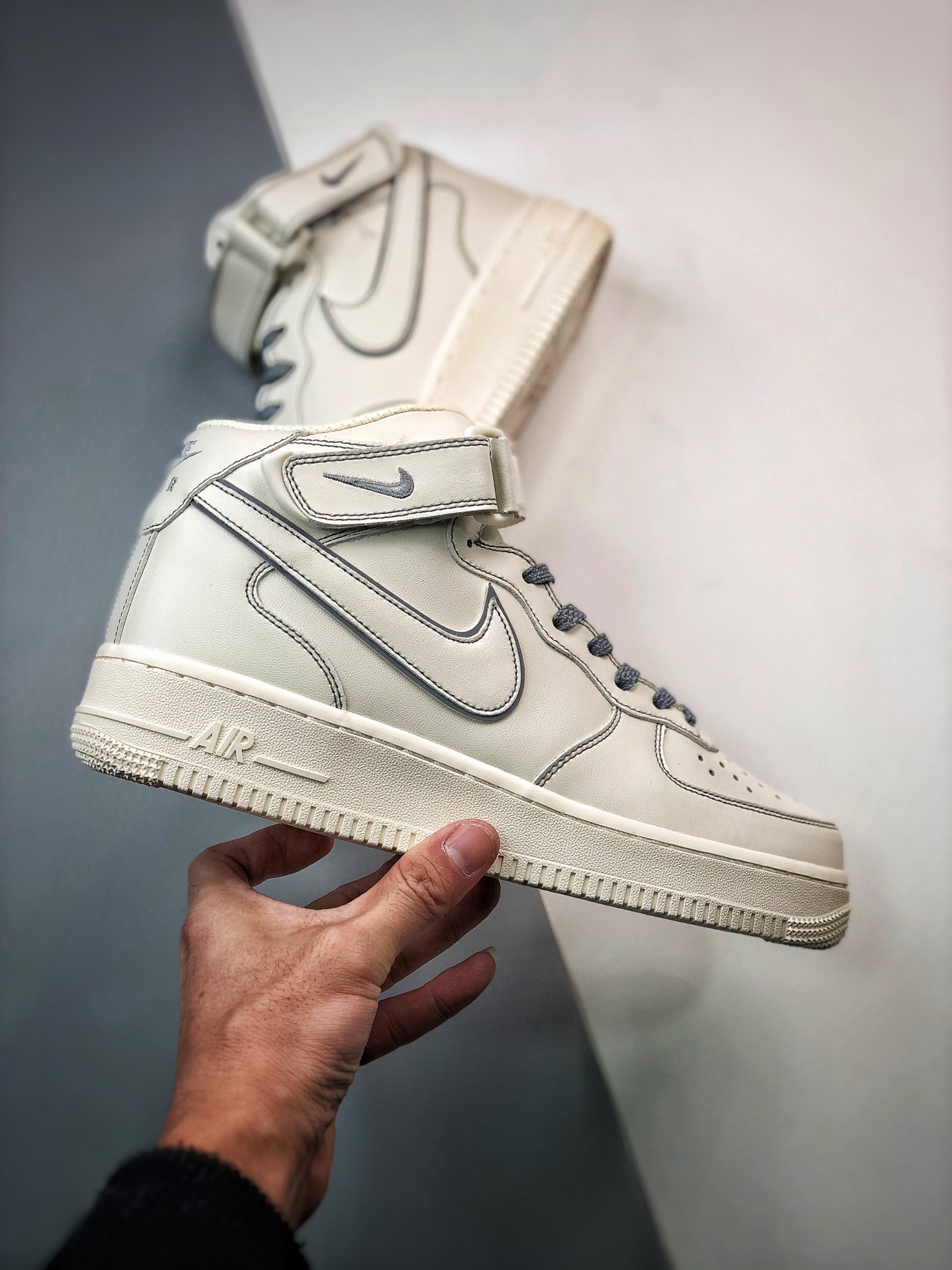 260 Air Force 1 '07 Mid 米白深灰3M反光 BY6899-691