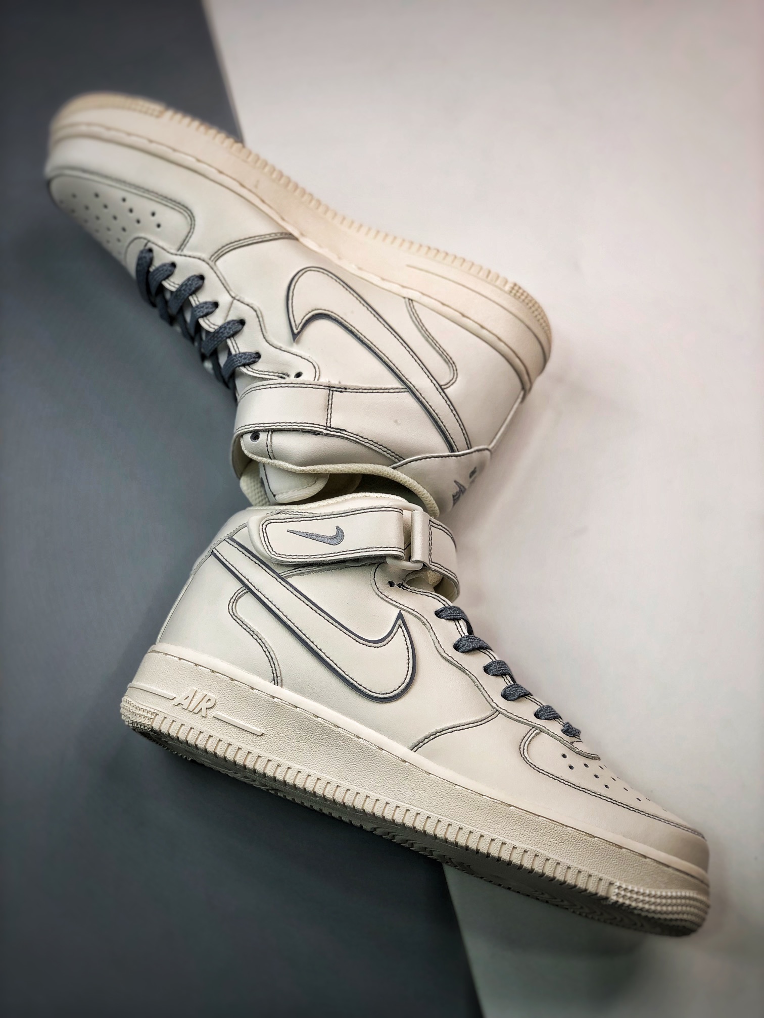 260 Air Force 1 '07 Mid 米白深灰3M反光 BY6899-691