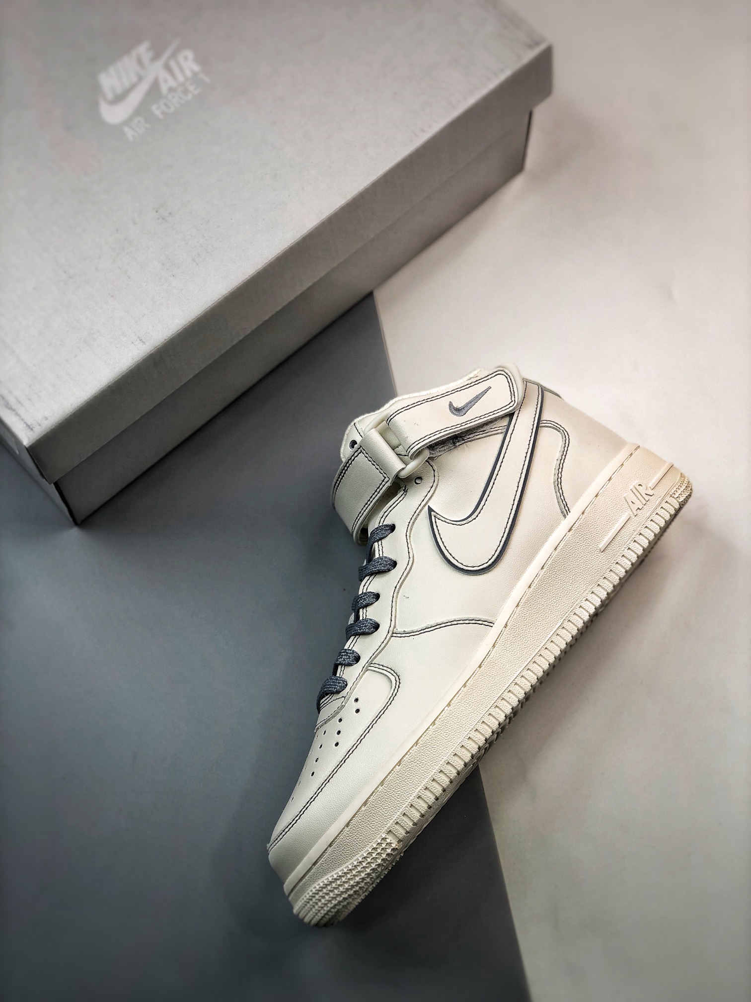 260 Air Force 1 '07 Mid 米白深灰3M反光 BY6899-691