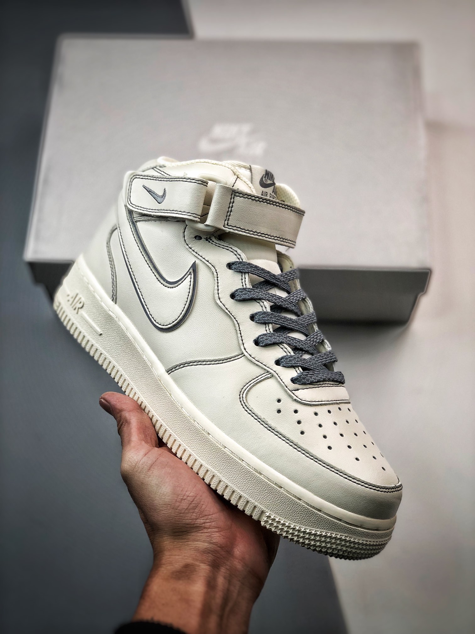 260 Air Force 1 '07 Mid 米白深灰3M反光 BY6899-691