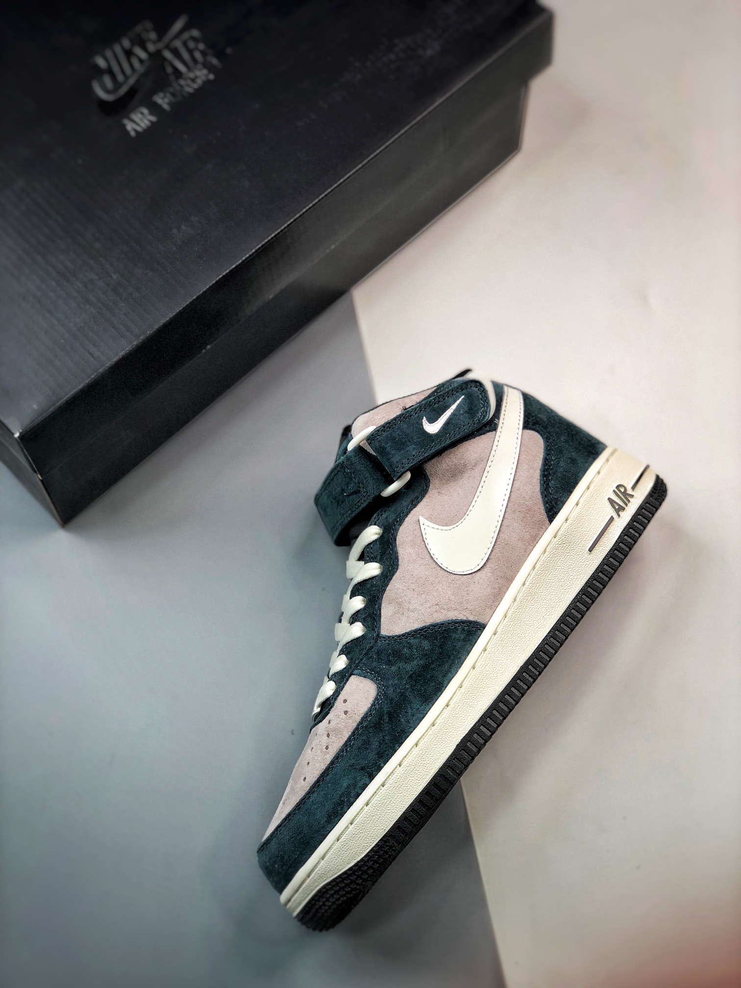 280 Air Force 1 '07 Mid 灰绿麂皮DE6933-865
