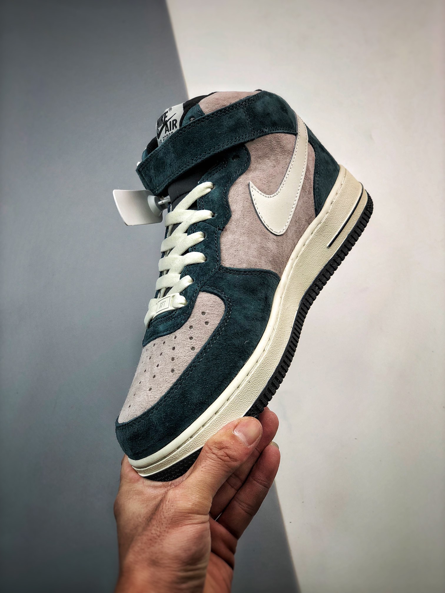 280 Air Force 1 '07 Mid 灰绿麂皮DE6933-865