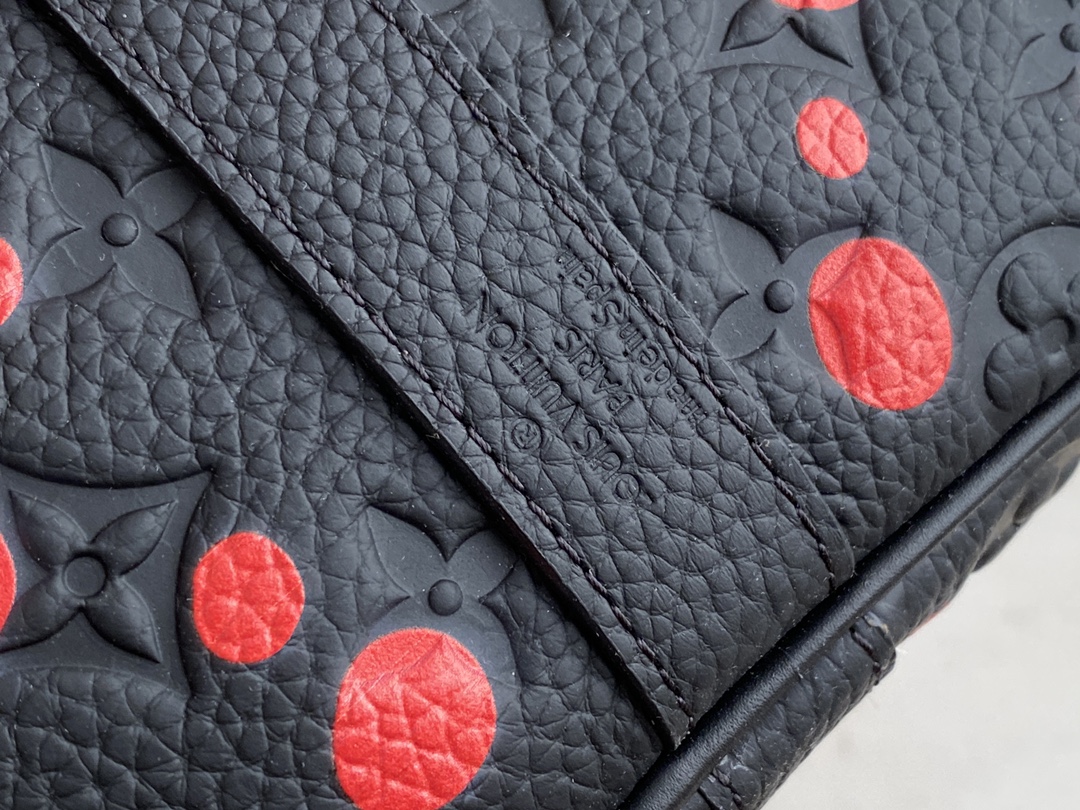 顶级原单高品质】M21674黑色全皮压花 旅行袋系列 本款 Keepall 旅行袋为细腻牛皮革压印 Monogram 图案 6