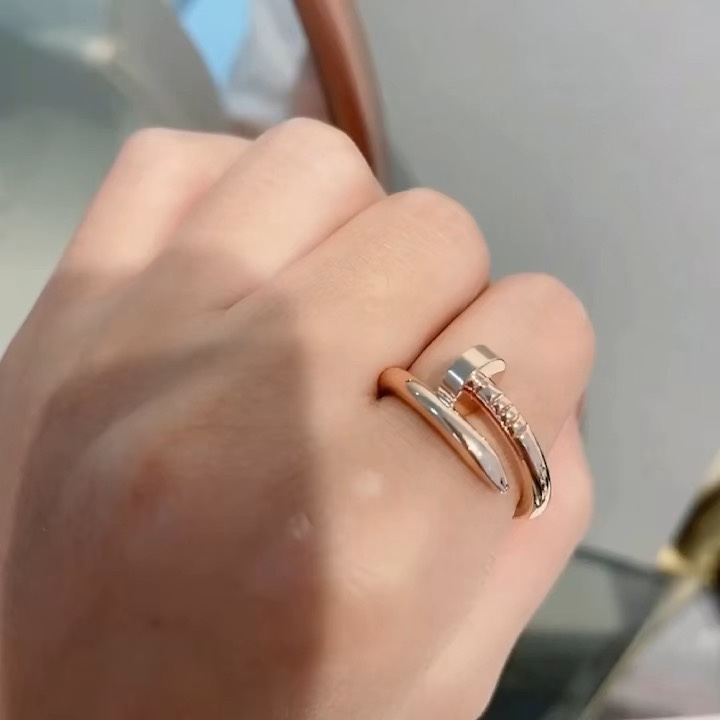 Cartier 颜值担当非属钉子戒指
