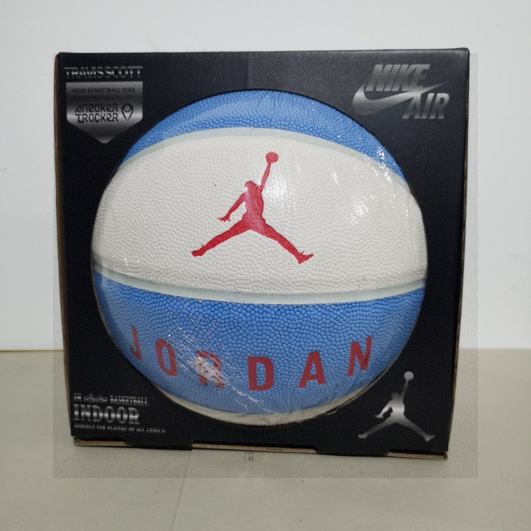 💰85
乔丹JORDAN街头7号球室内外水泥地比赛篮球 
材质: 耐磨吸湿 
产地:泰国 
供应商：亚马逊渠道货
 适合:室内户外水泥地专业比赛球
 —————————
🔥🔥注意事项🔥🔥: 
充气前请充分湿润球针，用肥皂水为佳，防止气门受损，造成气门漏气。