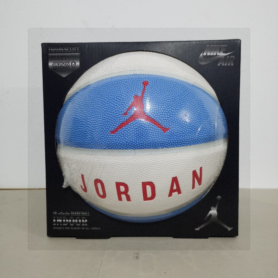 💰85
乔丹JORDAN街头7号球室内外水泥地比赛篮球 
材质: 耐磨吸湿 
产地:泰国 
供应商：亚马逊渠道货
 适合:室内户外水泥地专业比赛球
 —————————
🔥🔥注意事项🔥🔥: 
充气前请充分湿润球针，用肥皂水为佳，防止气门受损，造成气门漏气。