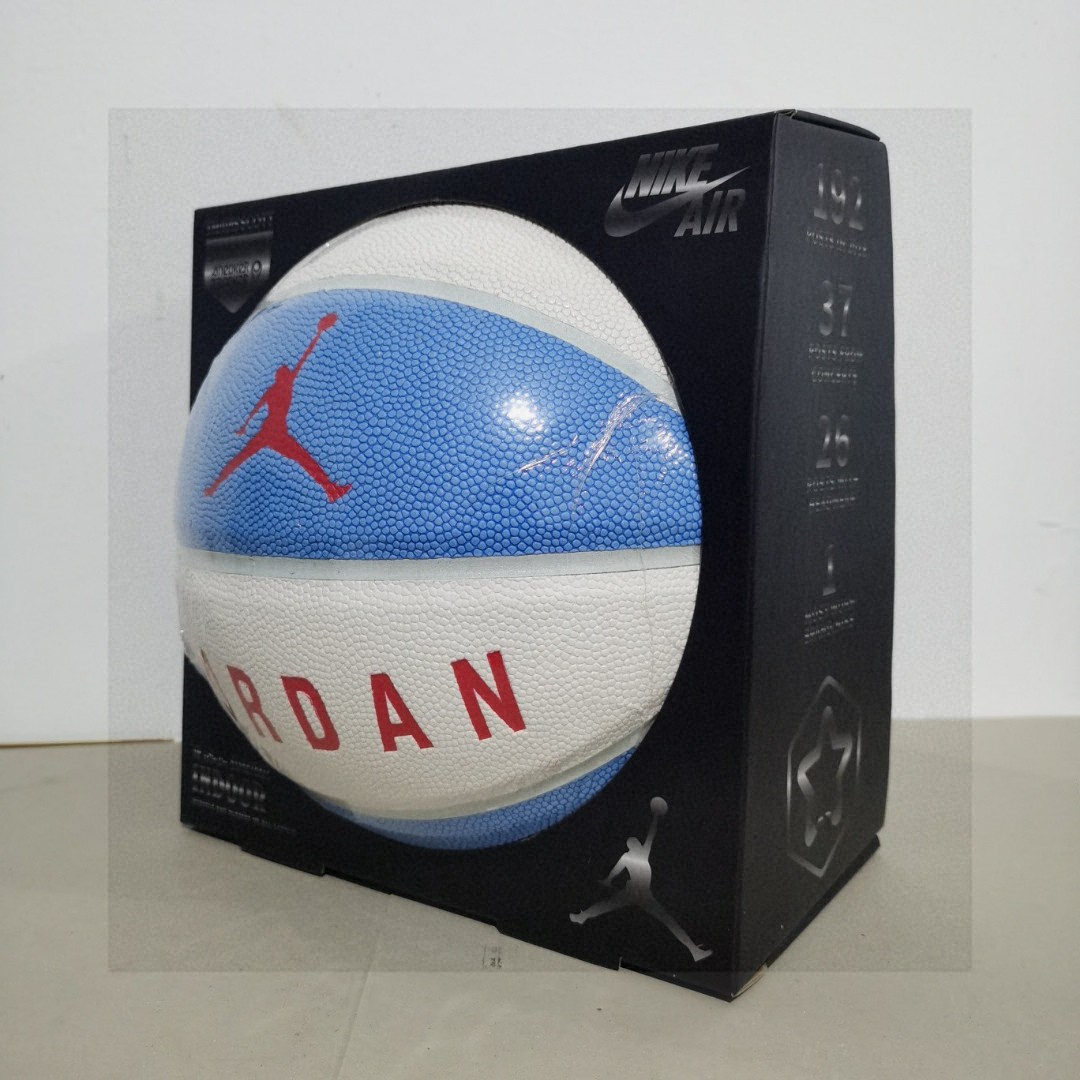 💰85
乔丹JORDAN街头7号球室内外水泥地比赛篮球 
材质: 耐磨吸湿 
产地:泰国 
供应商：亚马逊渠道货
 适合:室内户外水泥地专业比赛球
 —————————
🔥🔥注意事项🔥🔥: 
充气前请充分湿润球针，用肥皂水为佳，防止气门受损，造成气门漏气。