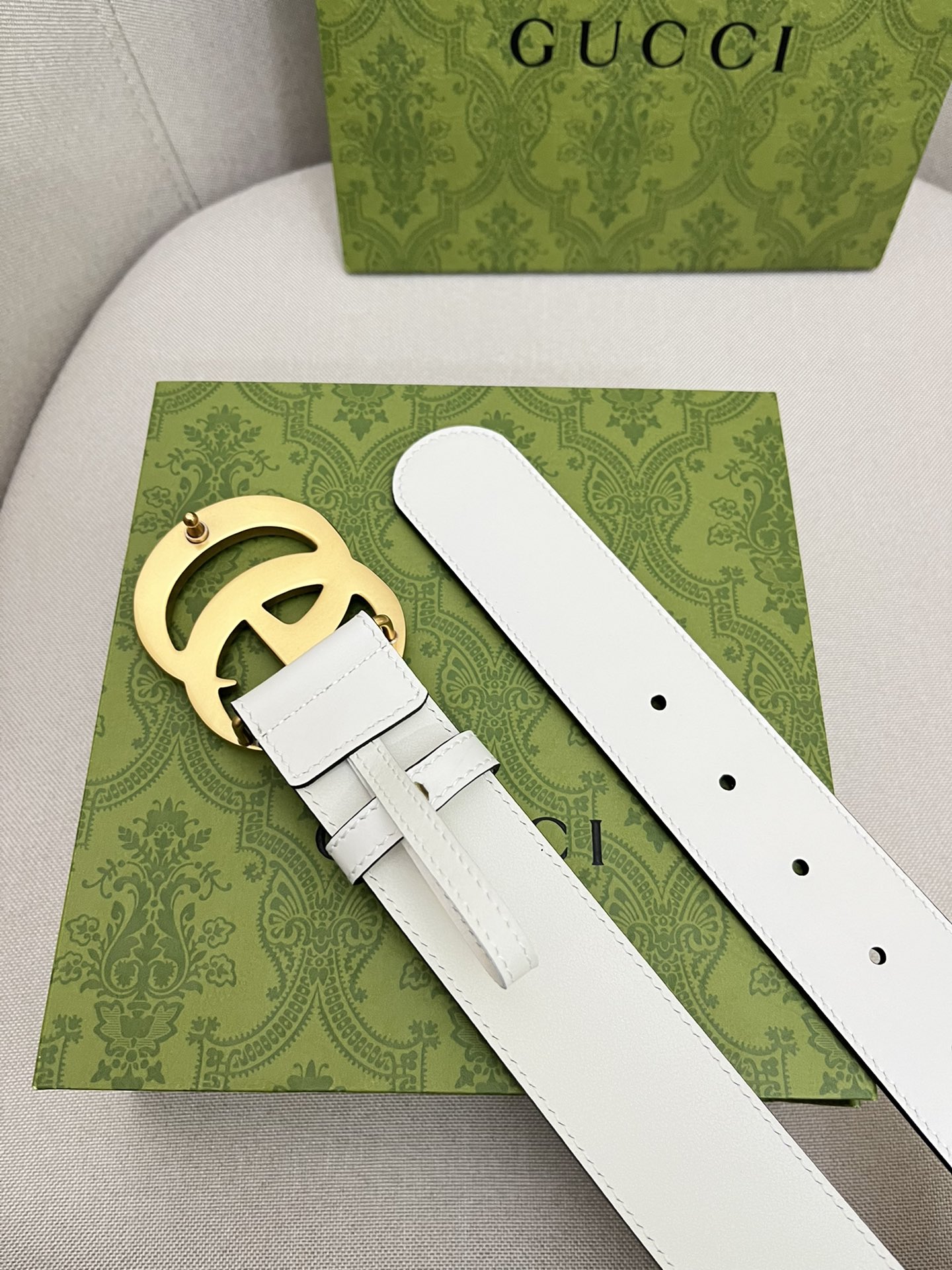 Imported Calf Skin Cabinet Pull with Copper Buttons and Custom Width - 图片 6